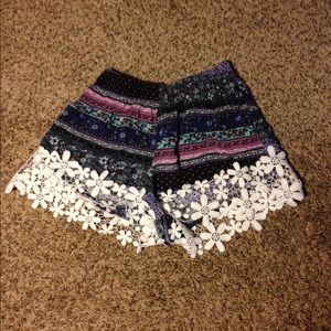 Rue 21 floral shorts SM